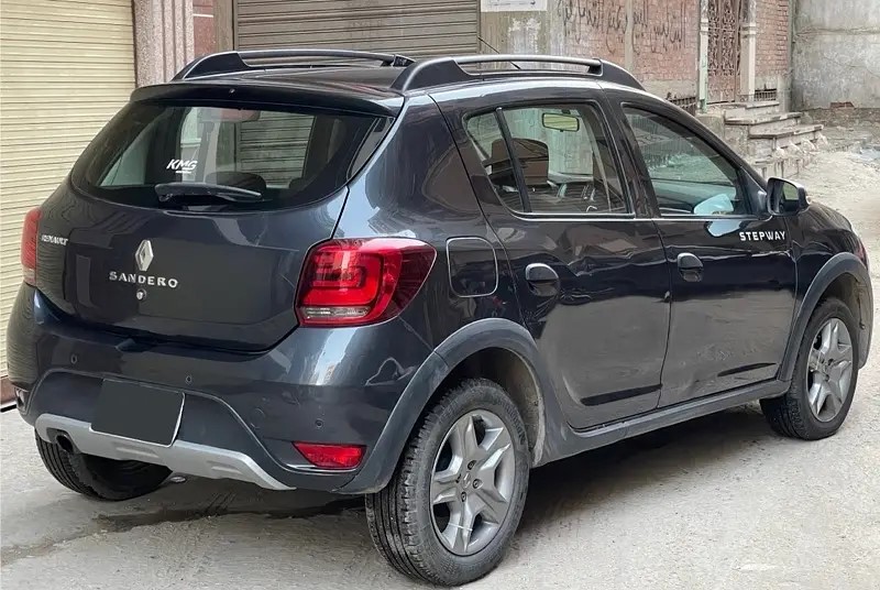 Car image 2