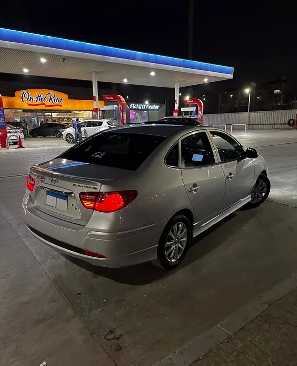 Car image 2