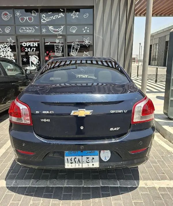 Car image 2