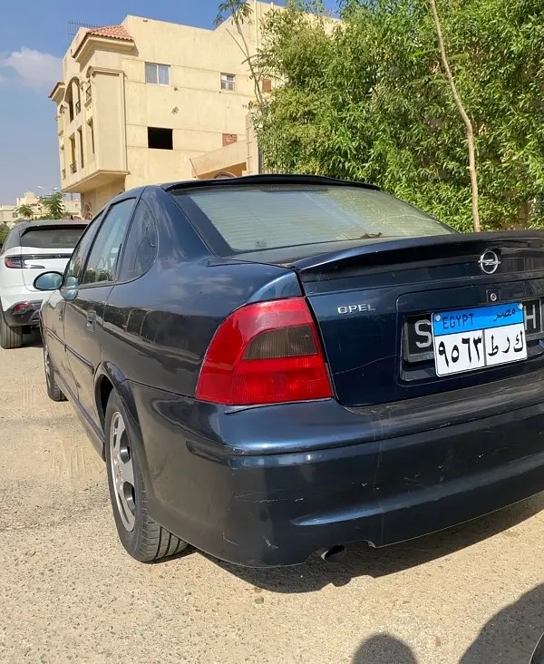 Car image 2