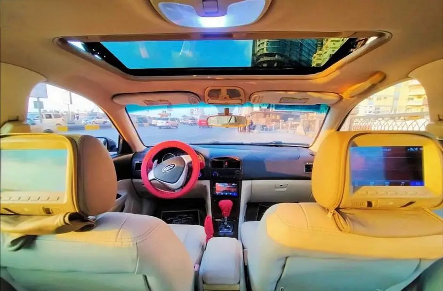 Car image 2