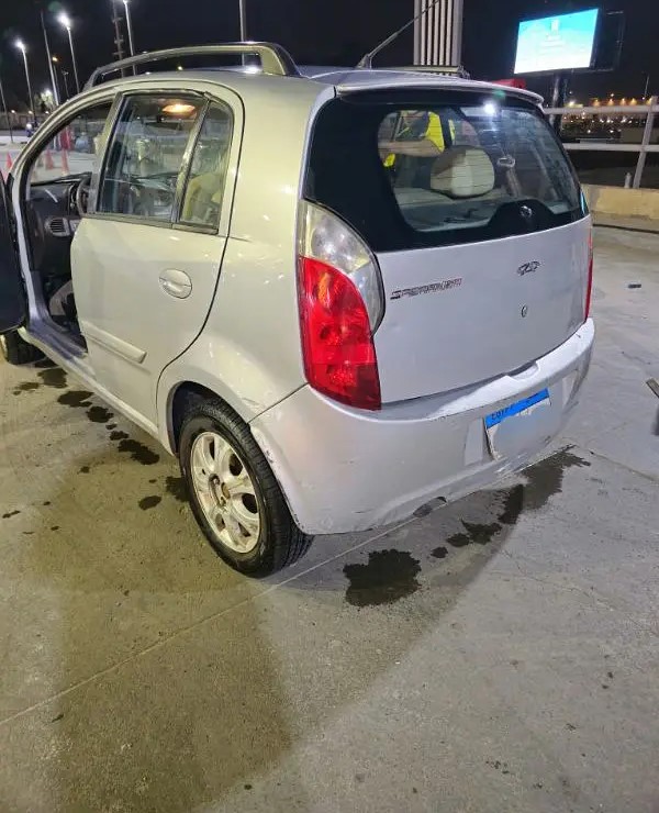 Car image 2