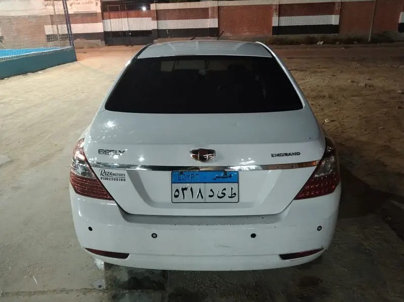 Car image 2