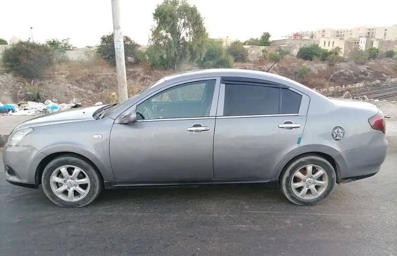 Car image 2