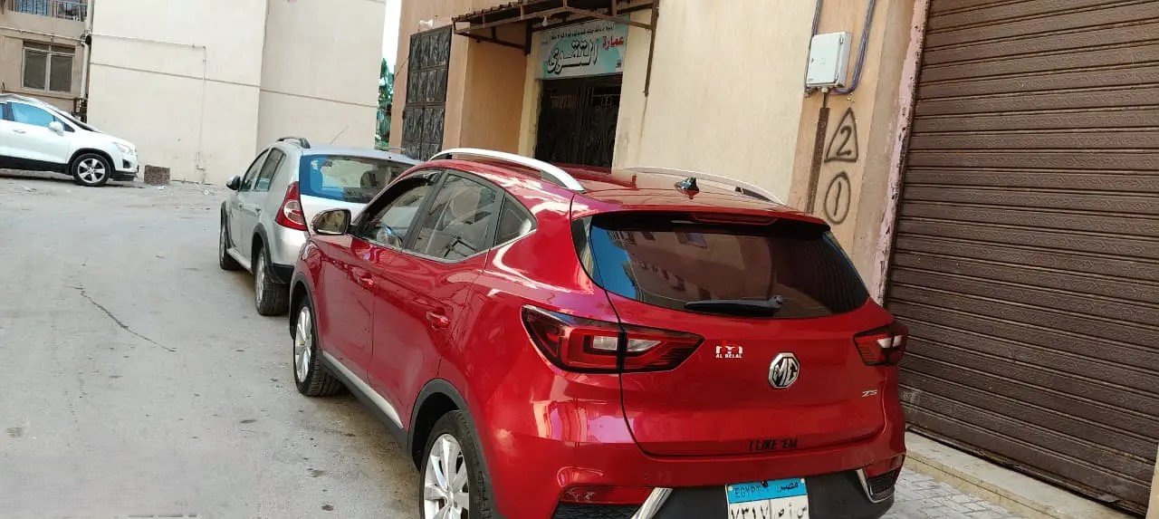 Car image 2