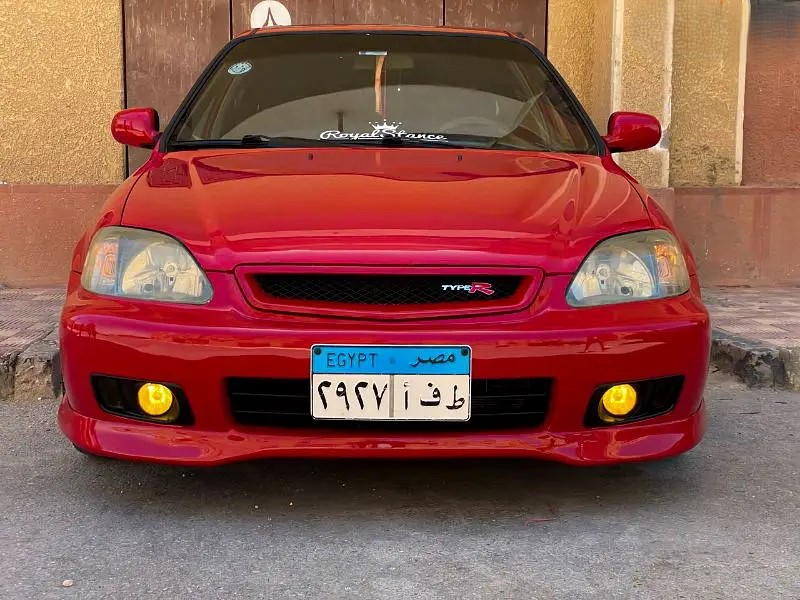 Car image 3