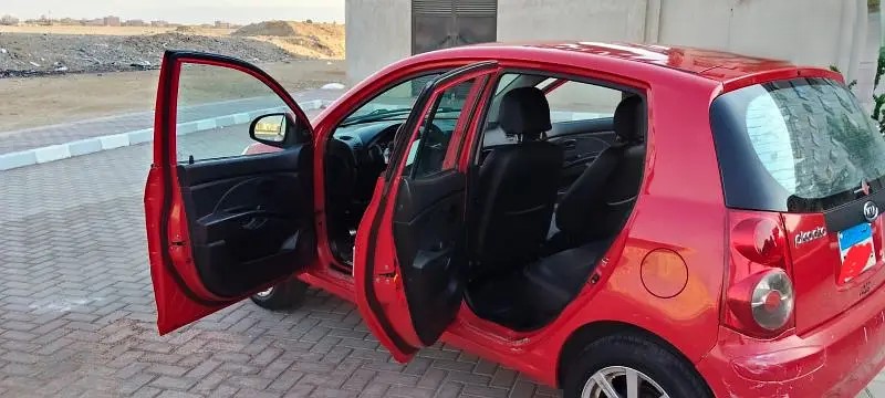 Car image 2