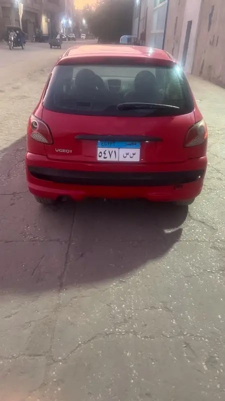 Car image 2