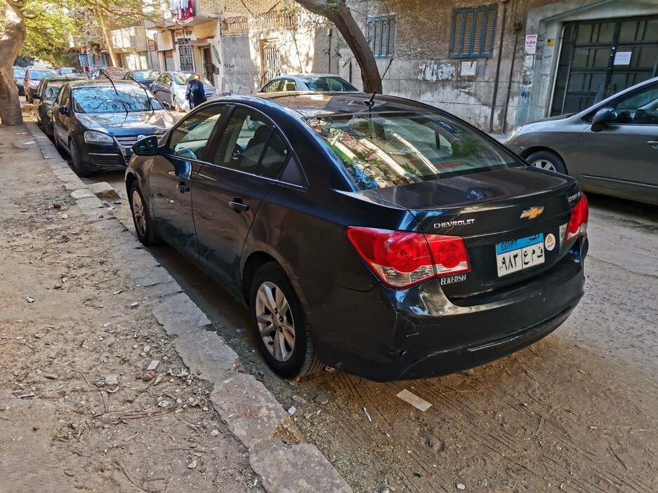 Car image 2